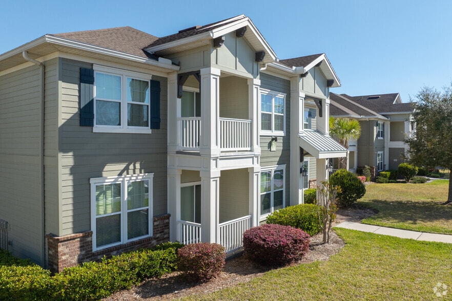Building Photo - Oakleaf Plantation Apartments