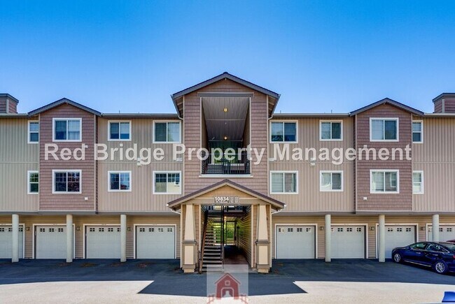 Building Photo - 10834 NE Holly St