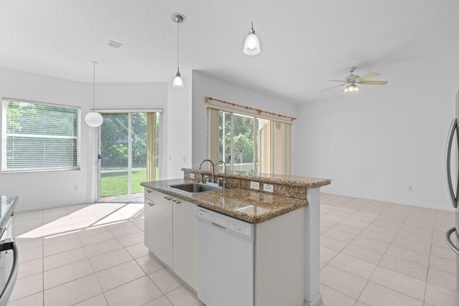 Building Photo - 2018 Reston Cir