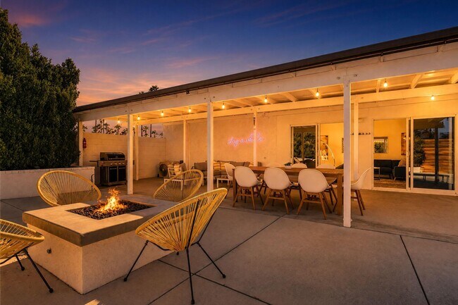 Building Photo - 1184 E Pajaro Rd