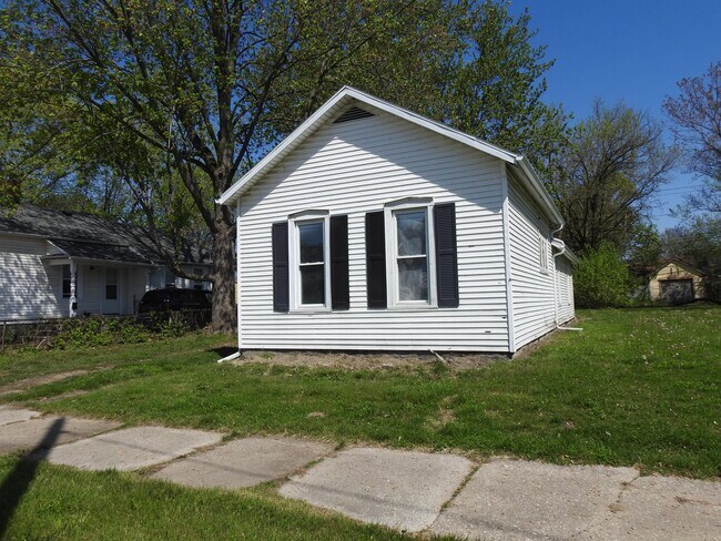 Primary Photo - 520 Prouty Ave