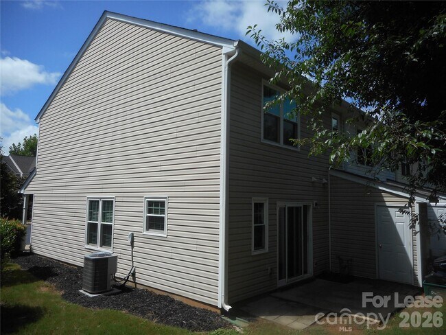 Building Photo - 322 Deep Water Ln