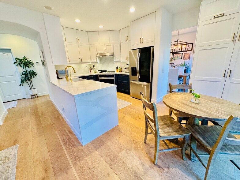 Building Photo - 4424 Camino de la Rosa