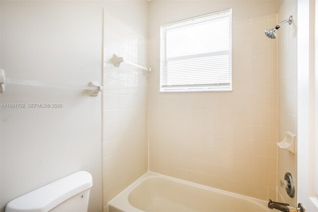 Building Photo - 2281 NE 42nd Cir