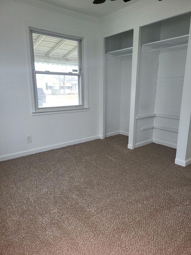 Building Photo - 3 Bedroom Ranch - $1,350