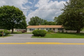 Building Photo - 4 Bed, 3, Bath Single Family Home in Ranson, WV