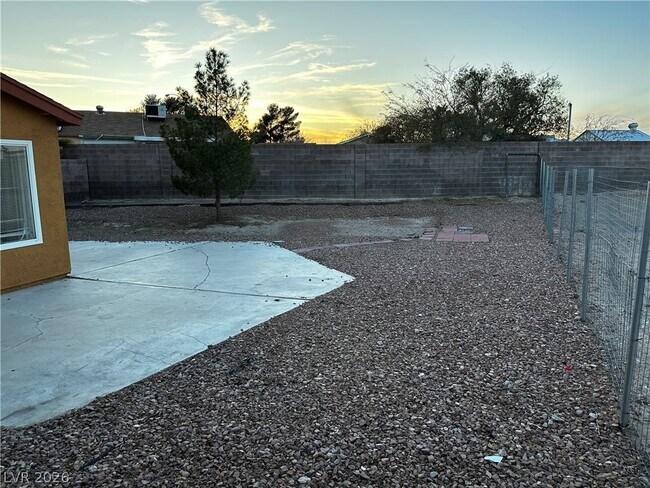 Building Photo - 3915 Cll Tereon