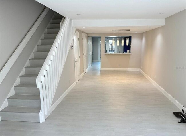 Building Photo - 603 S Dakota Ave