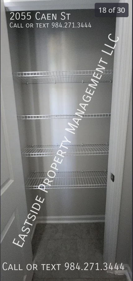 Building Photo - 2055 Caen St