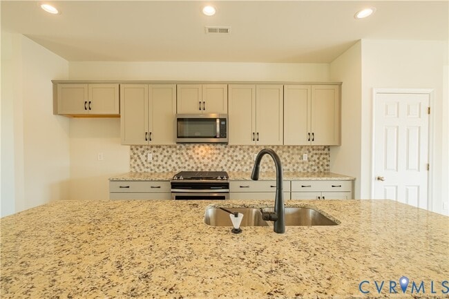 Building Photo - 15225 Dunton Ave