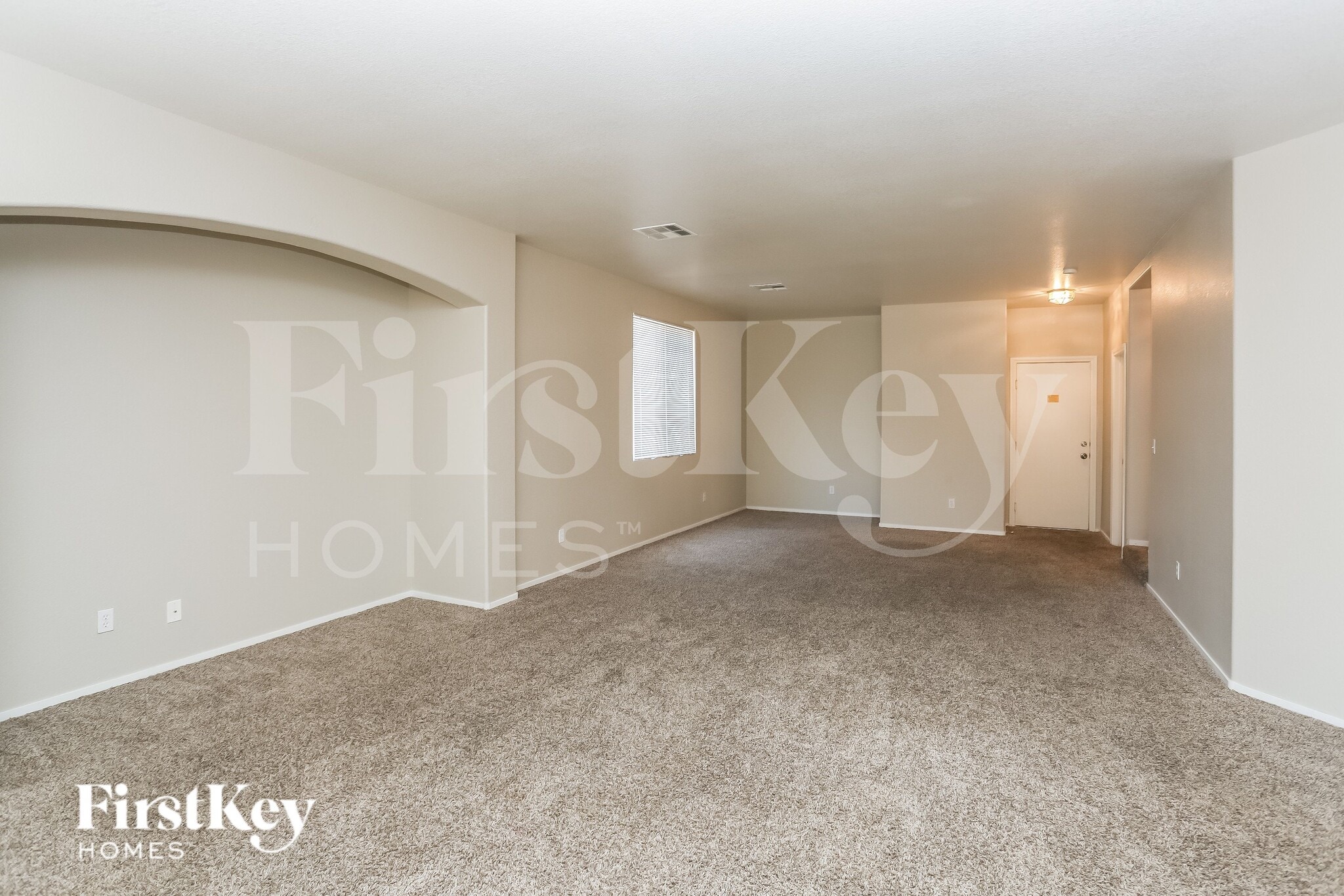 Building Photo - 4633 N Sergeant Ct