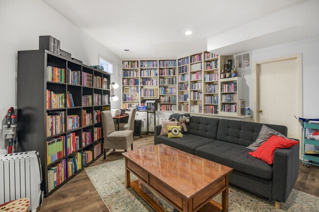 Building Photo - 10905 Whiterim Dr