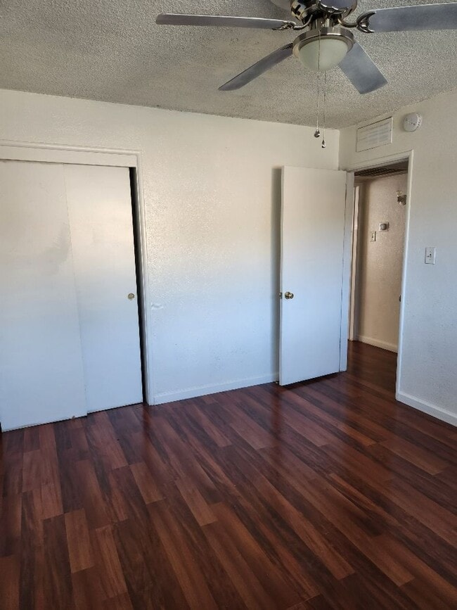 Building Photo - NE Home with pool for rent