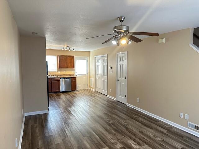 Building Photo - 2203 Bower Ln SE