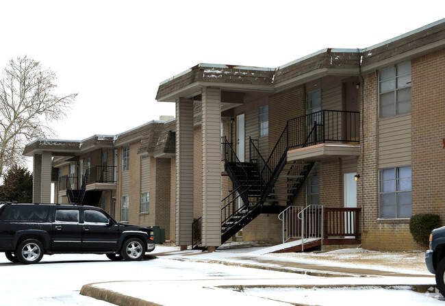 Building Photo - Meadowbrook Apartments