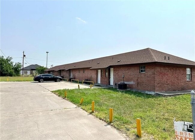 Primary Photo - 2801 W 65th St