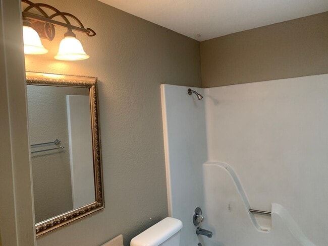 Building Photo - 2BR/1BA Town home in Fayetteville! Walk to UofA Campus!