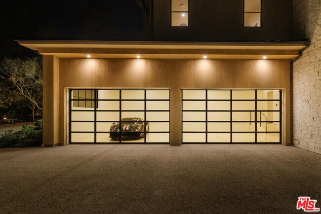 Building Photo - 5287 Round Meadow Rd