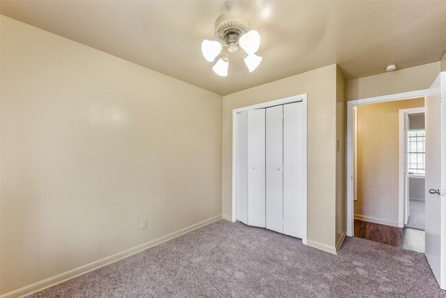 Building Photo - 5503 S Acres Dr