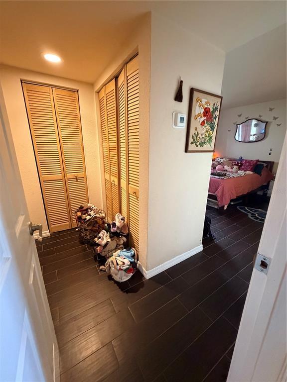 Building Photo - 720 N Village Dr