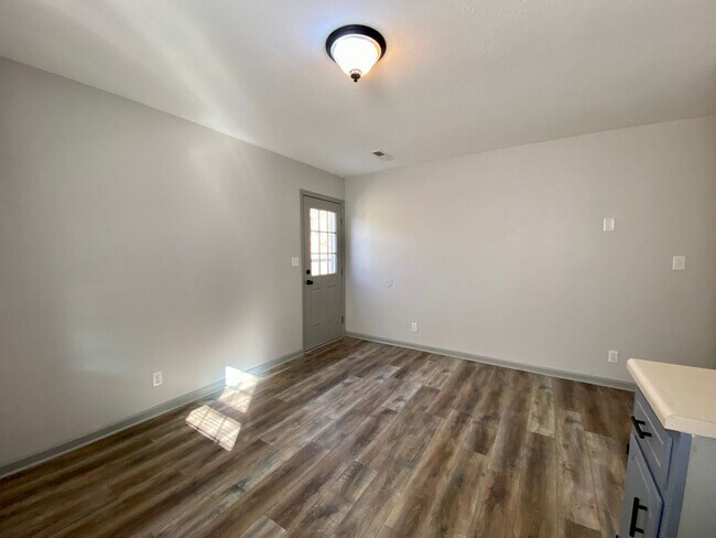 Building Photo - 268 Executive Ave