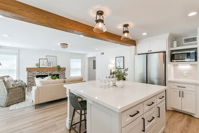 Building Photo - 3007 Avenue Q