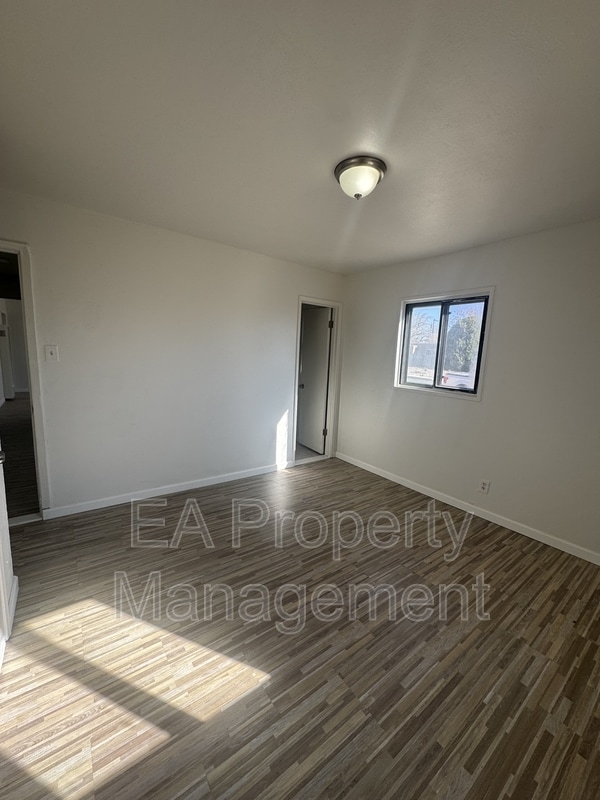 Building Photo - 10017 Los Arboles Ave NE