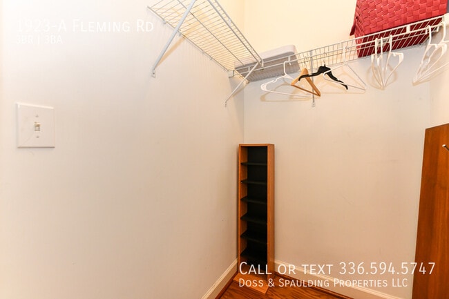 Building Photo - 1923 Fleming Rd