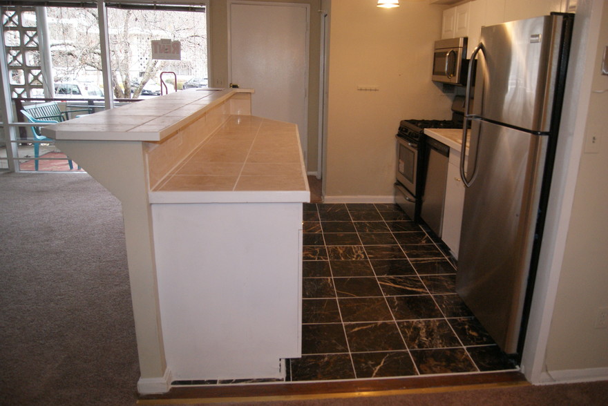 Building Photo - 7531 Spring Lake Dr
