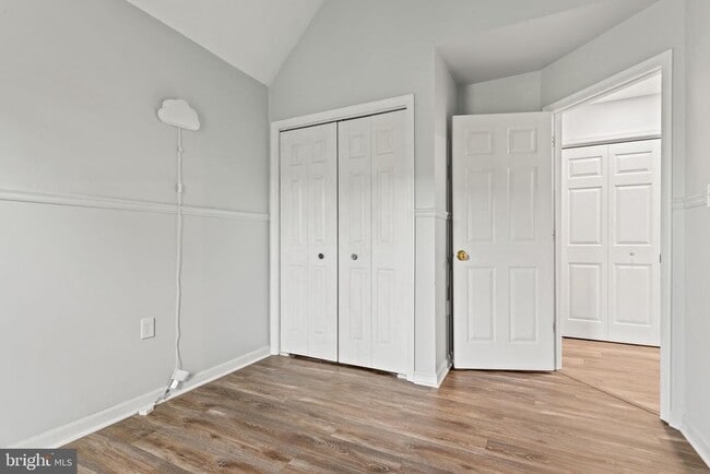Building Photo - 6608 Beach Dr