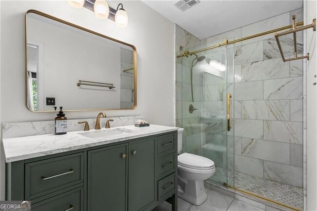 Building Photo - 1028 Riverbend Club Dr SE