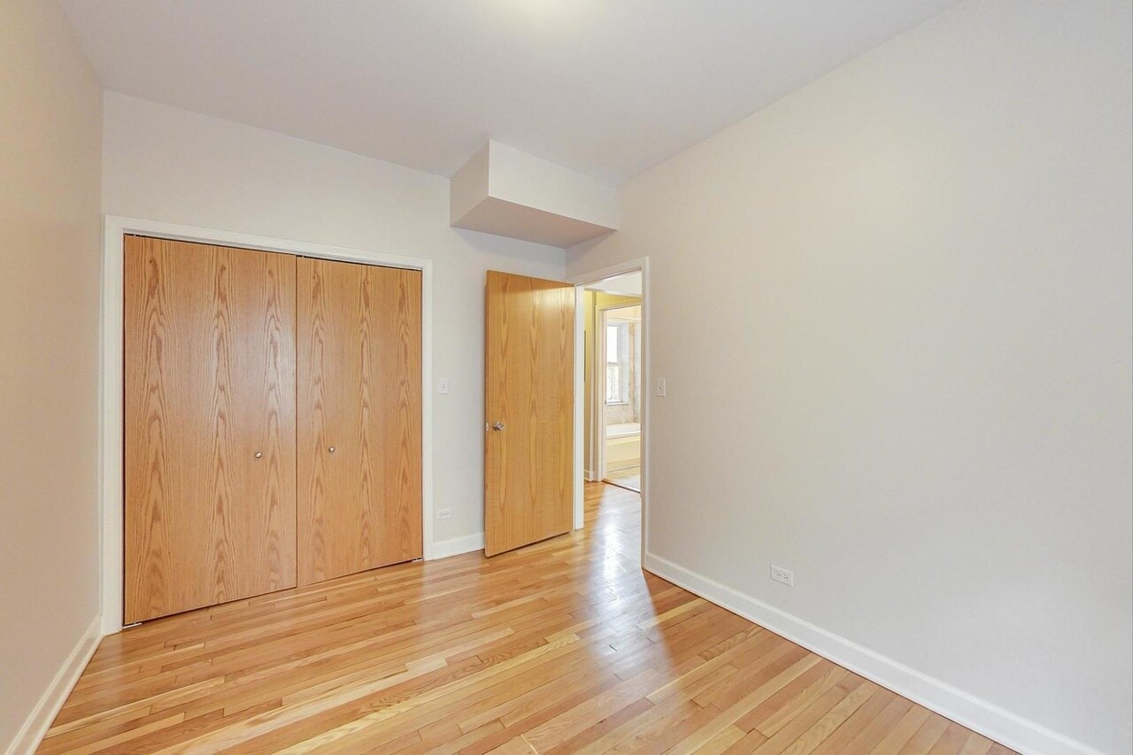 Building Photo - 1346 W Estes Ave