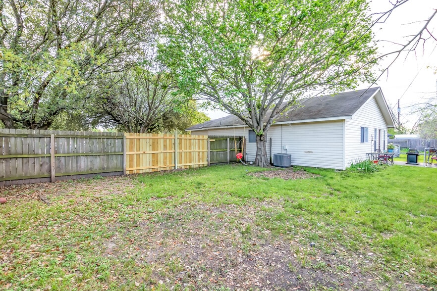 Building Photo - 3405 Timberline Ct