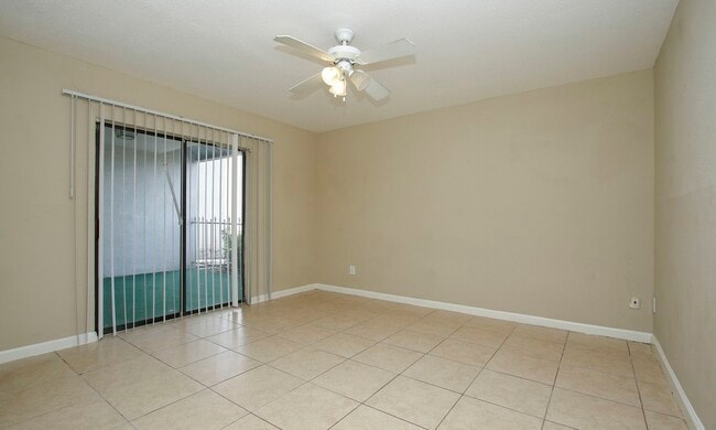 Building Photo - 2822 S Bartell Dr