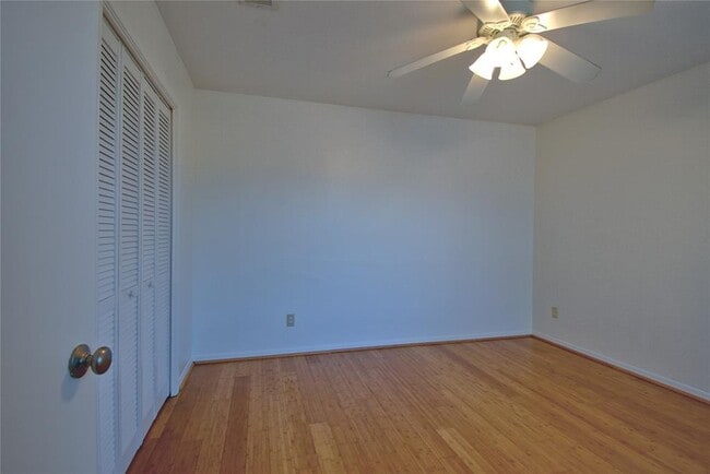 Building Photo - 6489 Hart Ln