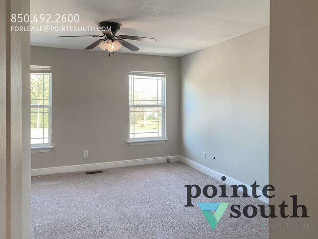 Building Photo - 116 S Elm St