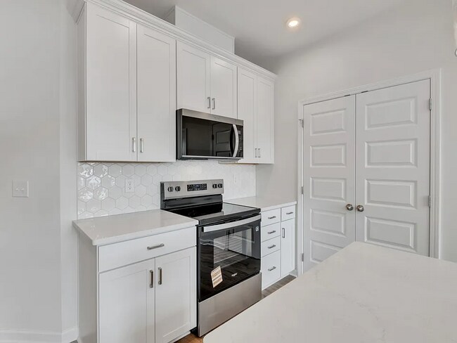 Building Photo - 605 Clb Vw Wy