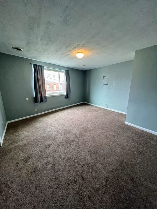 Building Photo - 2332 Arlington Ave