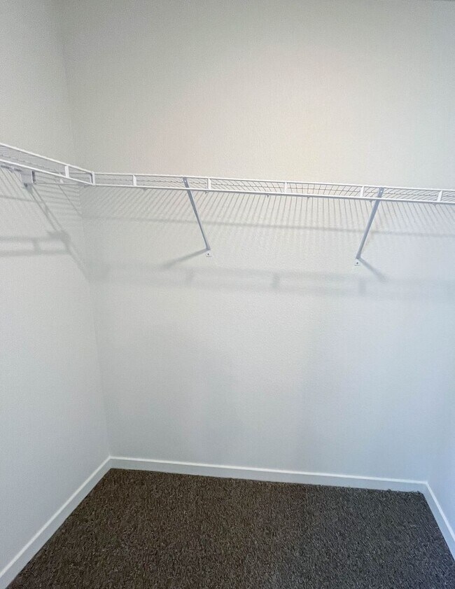 Building Photo - 3901 Crater St