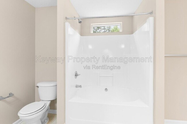 Building Photo - 1760 Tamarind Way