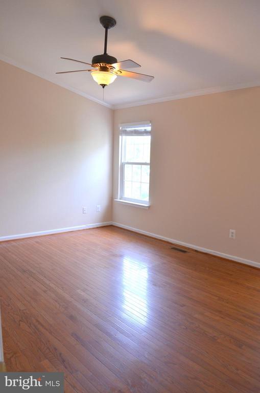 Building Photo - 43090 Sherbrooke Terrace