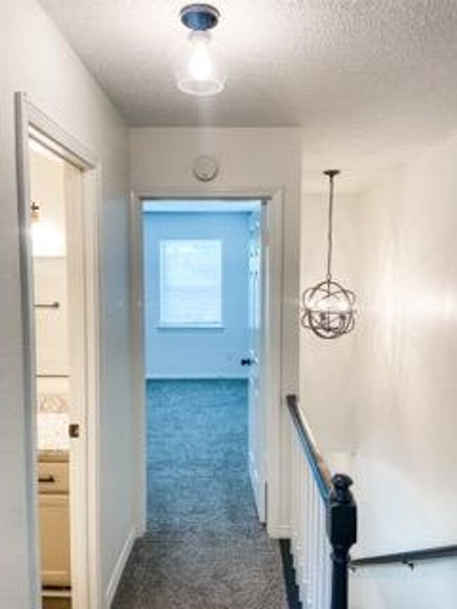 Building Photo - Fully Remodeled Townhome in PG!