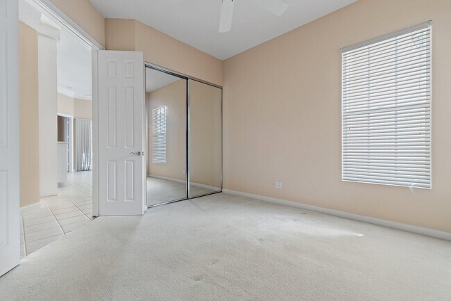 Building Photo - 8120 SE Paurotis Ln