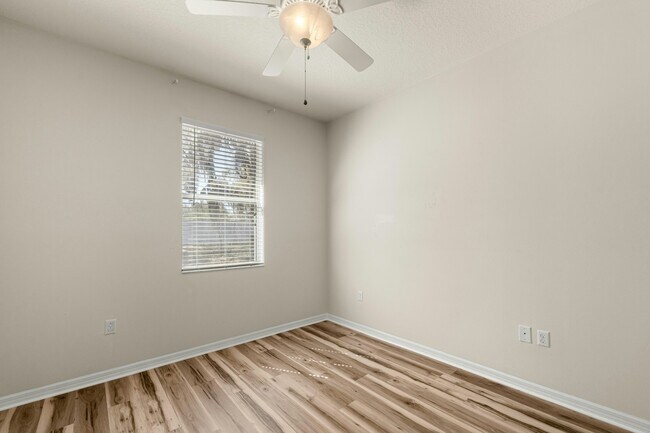 Building Photo - 3008 NE 24th Pl