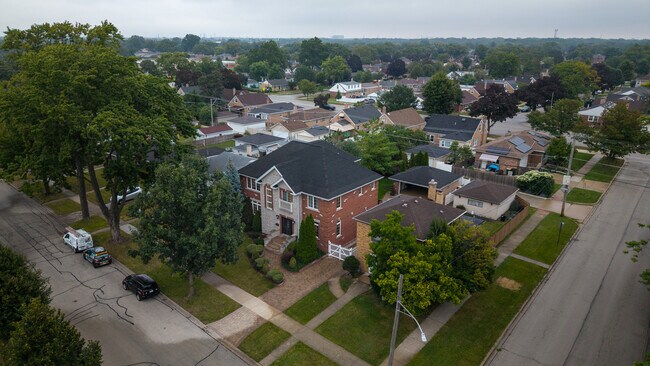 Building Photo - 8105 N Oconto Ave