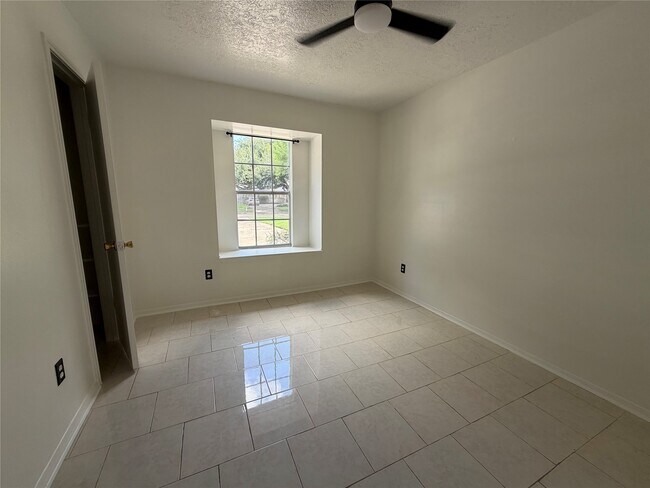 Building Photo - 14407 Locke Ln