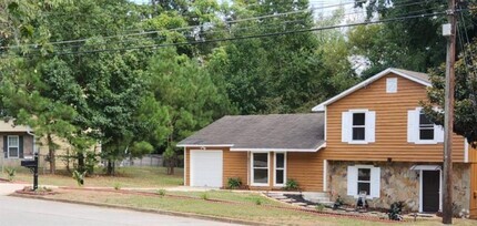 Building Photo - 1900 Gingham Way