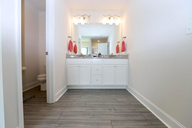 Building Photo - 835 Curlew Cir