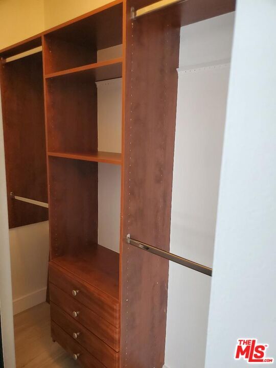 Building Photo - 10751 Wilshire Blvd