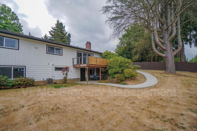 Building Photo - 6904 NE 70th St